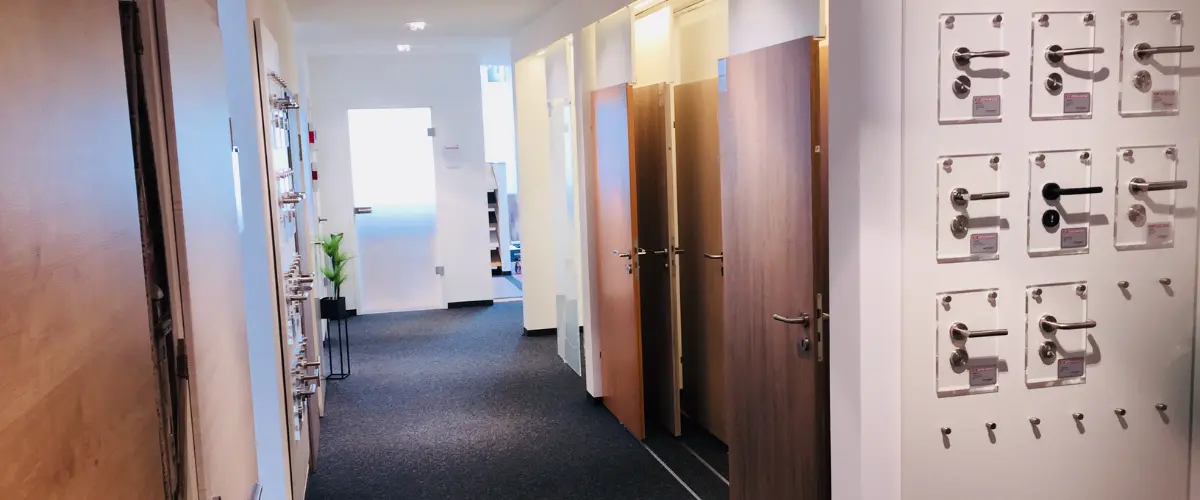 baustoffhandel-riegel-innentueren-tuergriff-holztueren