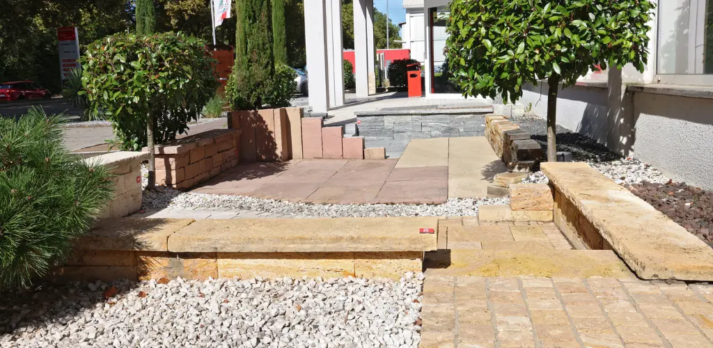 gartenausstellung-terrassenausstellung-loerrach-terrassenplatten-kies-natursteine