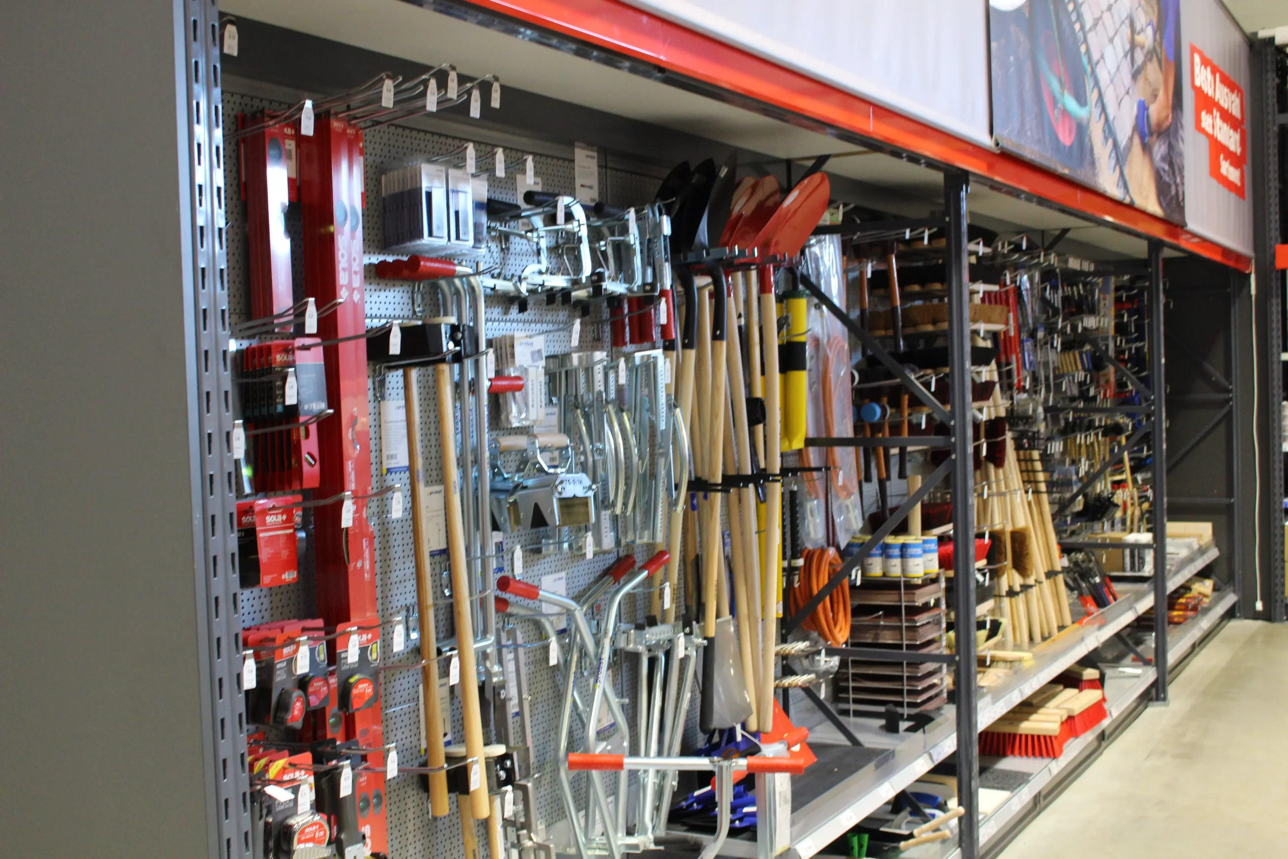 fachmarkt-standort-gutach-werkzeug-schaufeln